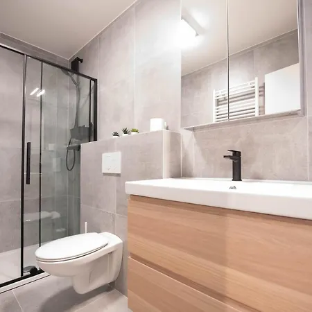 Angel By The Waves *