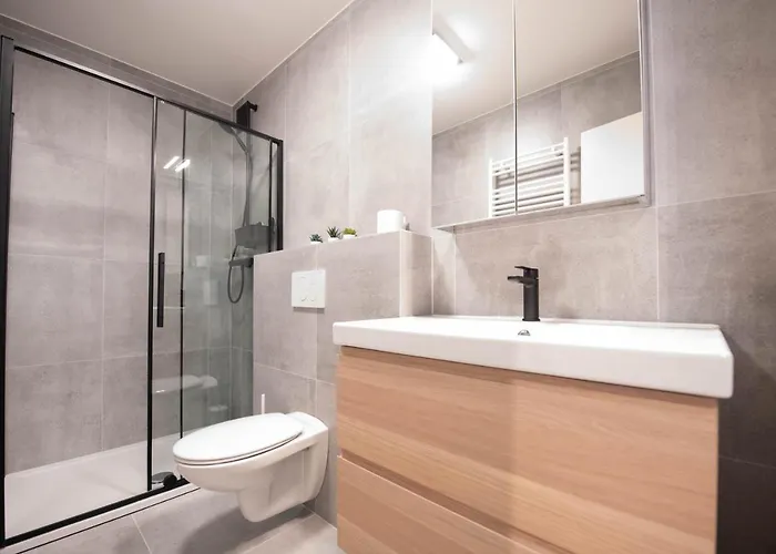 Angel By The Waves *