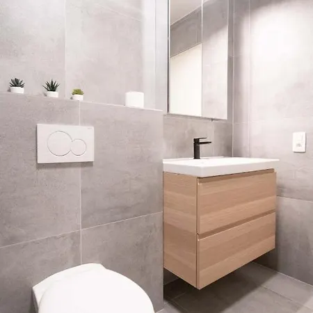 Angel By The Waves *